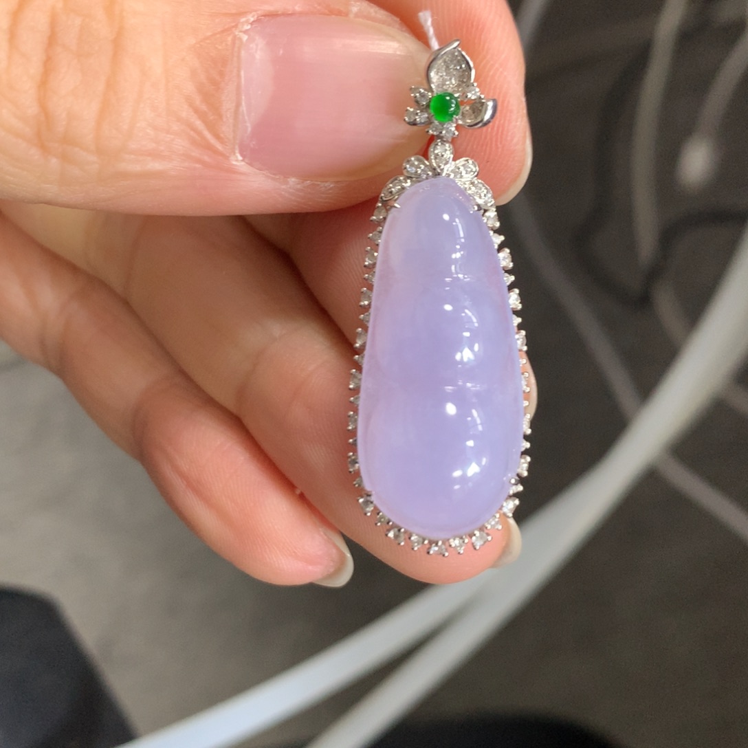 翡翠颈饰18K金镶嵌翡翠