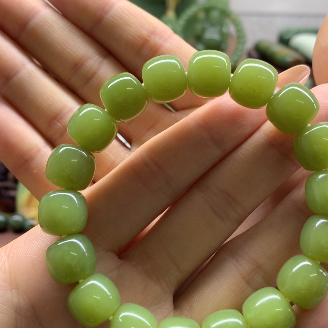 岫岩老玉（透闪石质玉）手链未镶嵌东**苍