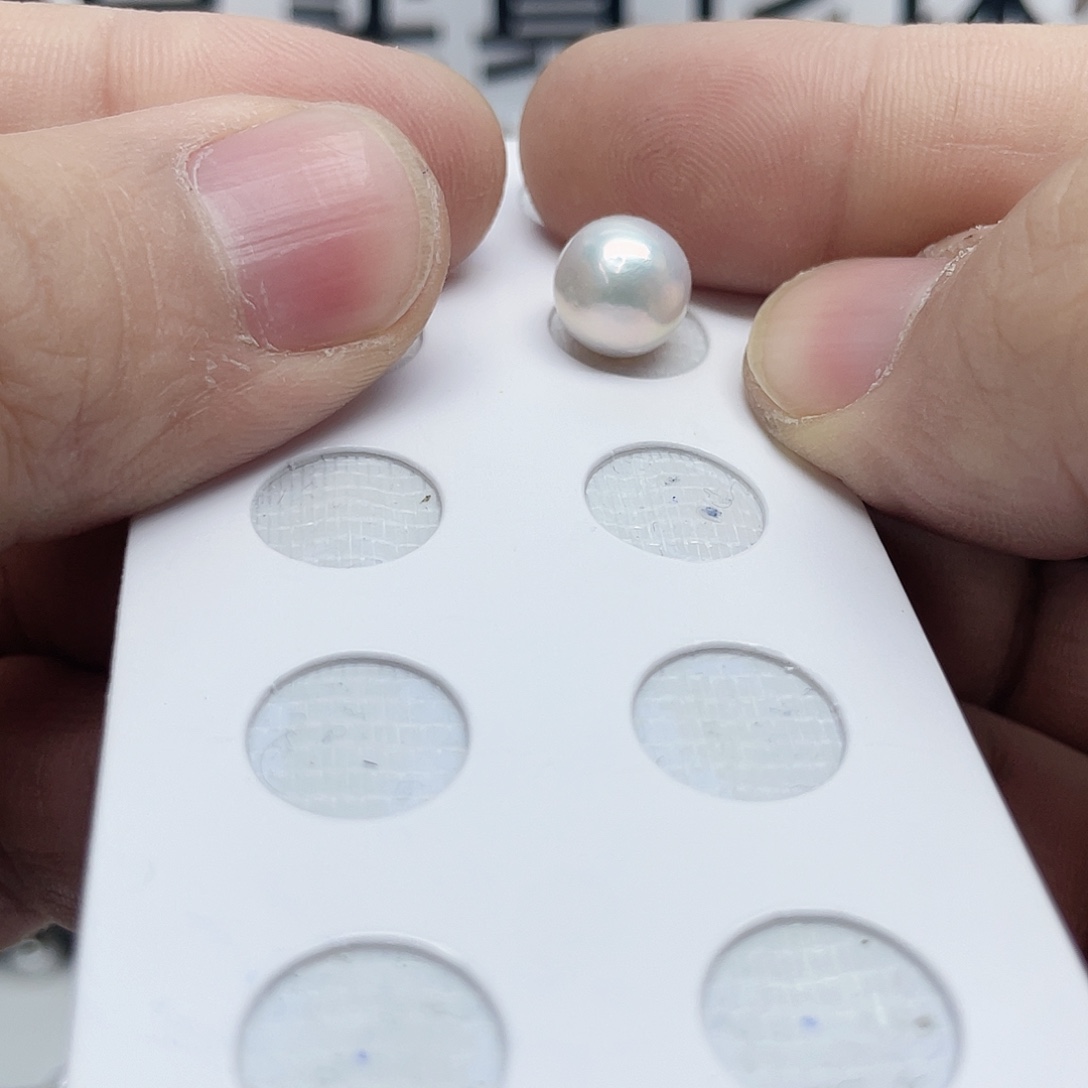 焱***焱银S925镶嵌淡水珍珠耳饰