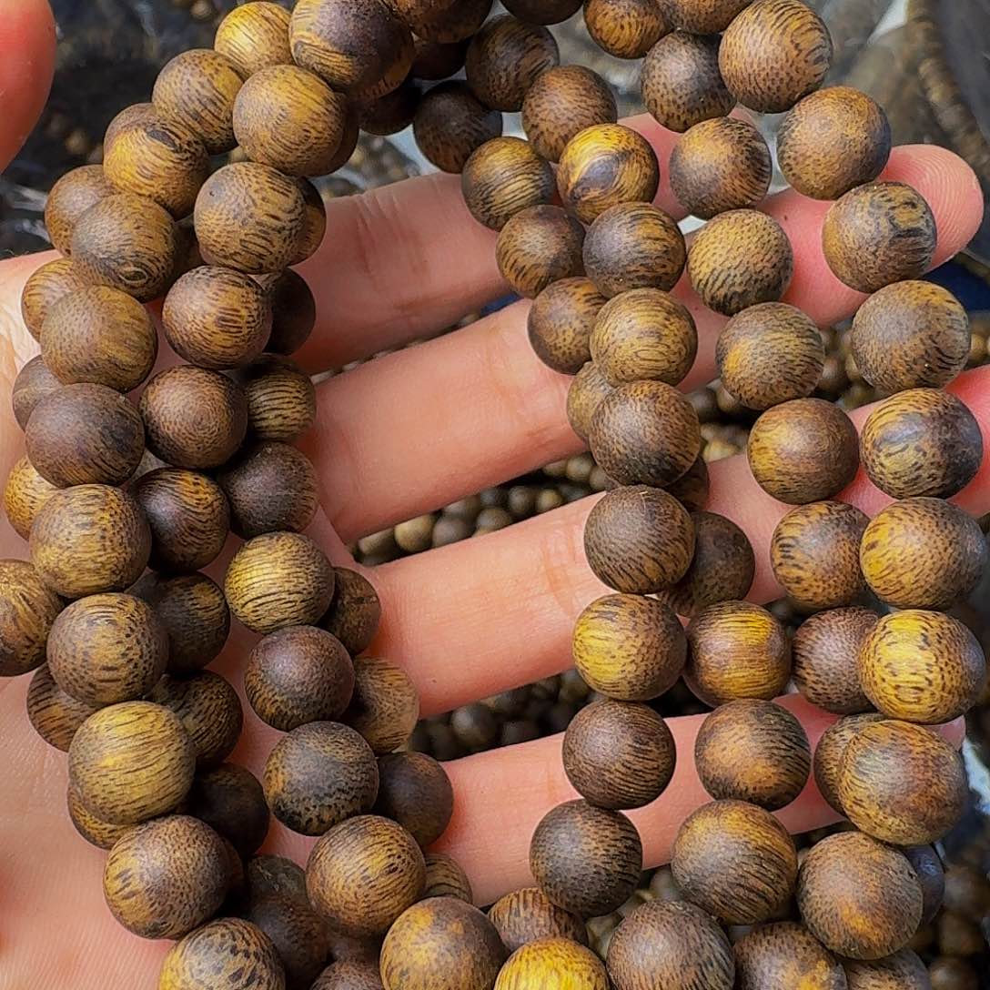 沉香手串缘*陆河虫漏卡九