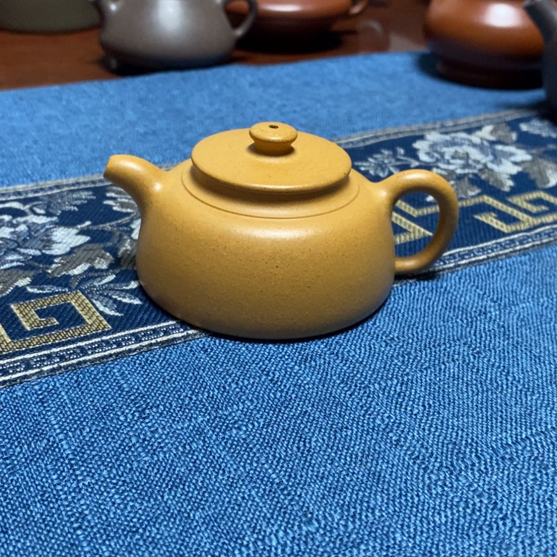 雨***石紫砂茶壶120cc.       