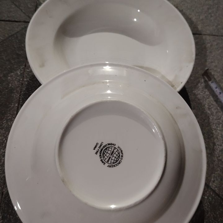 瓷片陶瓷盘子碗啥都有