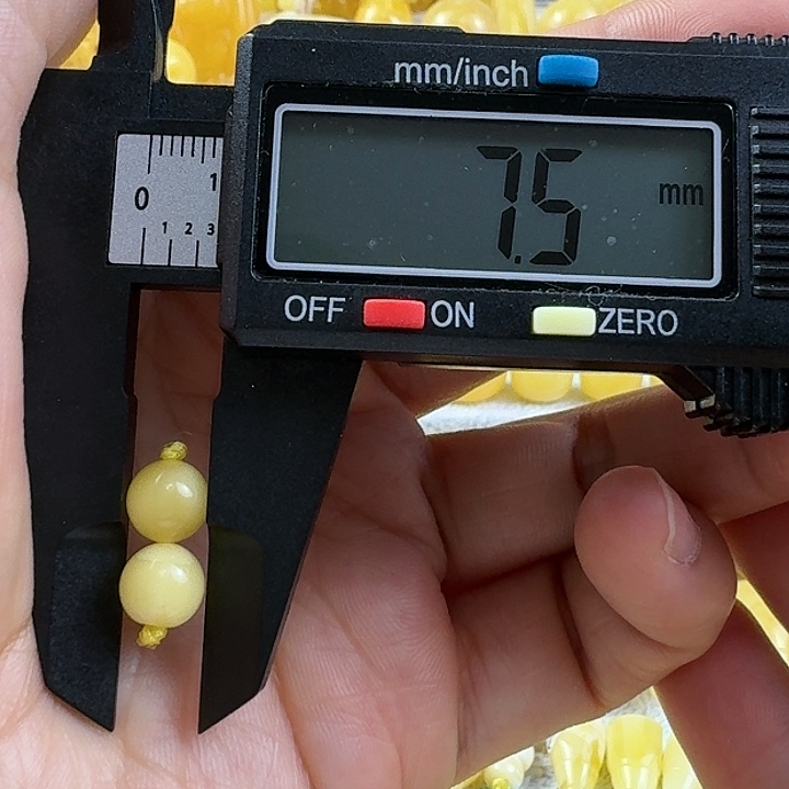 蜜蜡未镶嵌裸石16杂