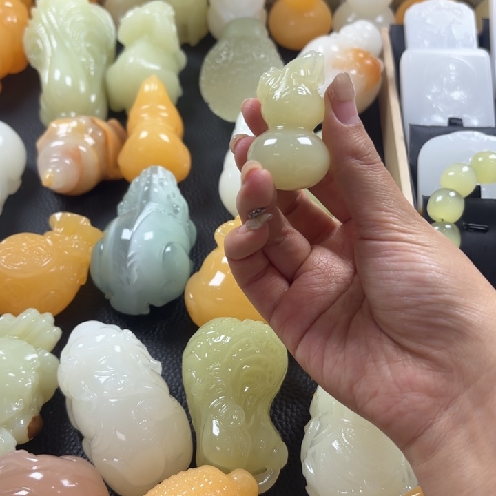 陈***丽石材昆仑山脉青色葫芦