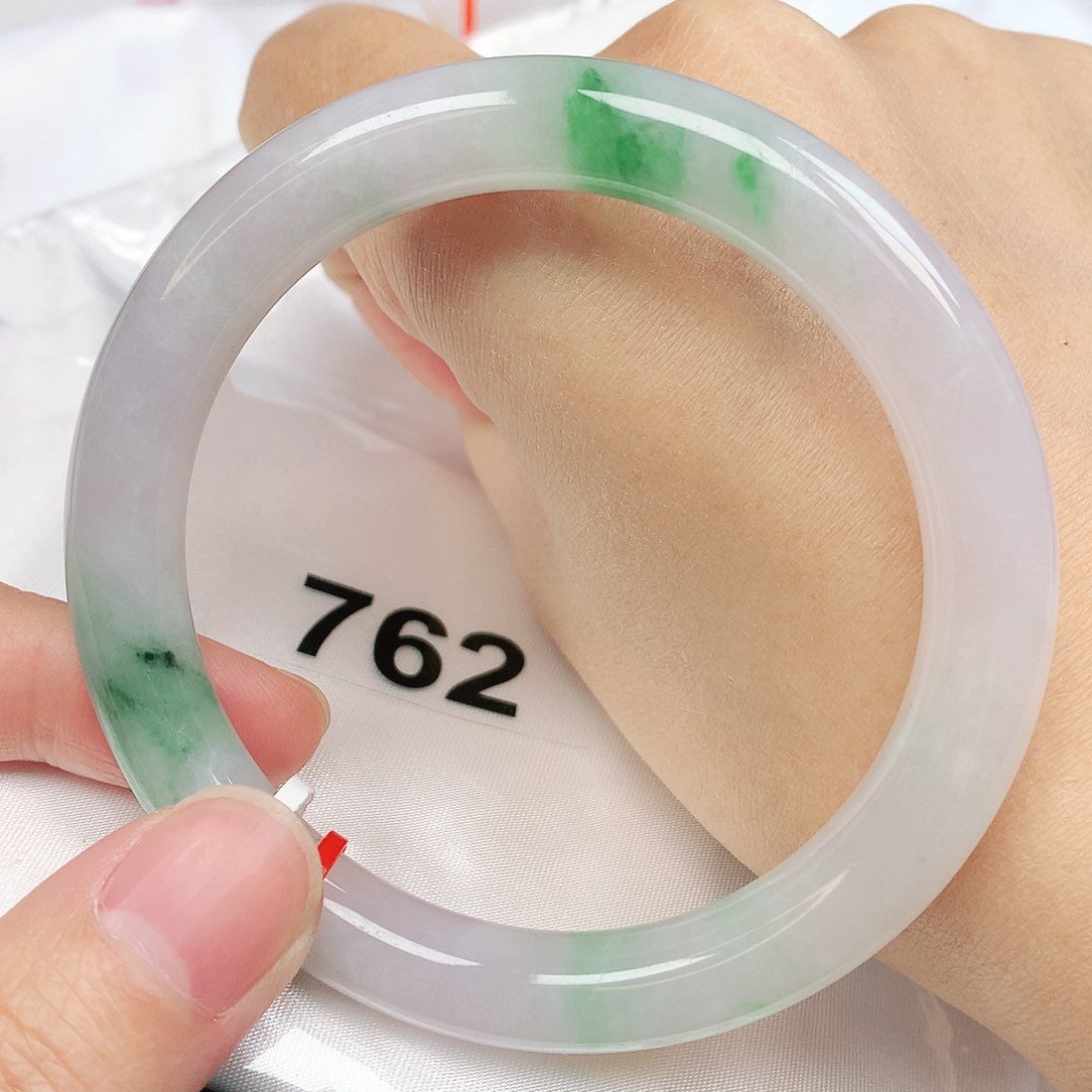 翡翠手镯未镶嵌抖音762