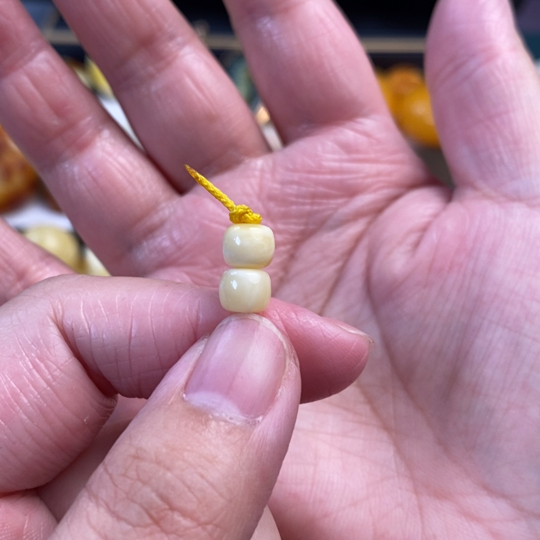 未镶嵌蜜蜡裸石瓷白花老型对珠6.5