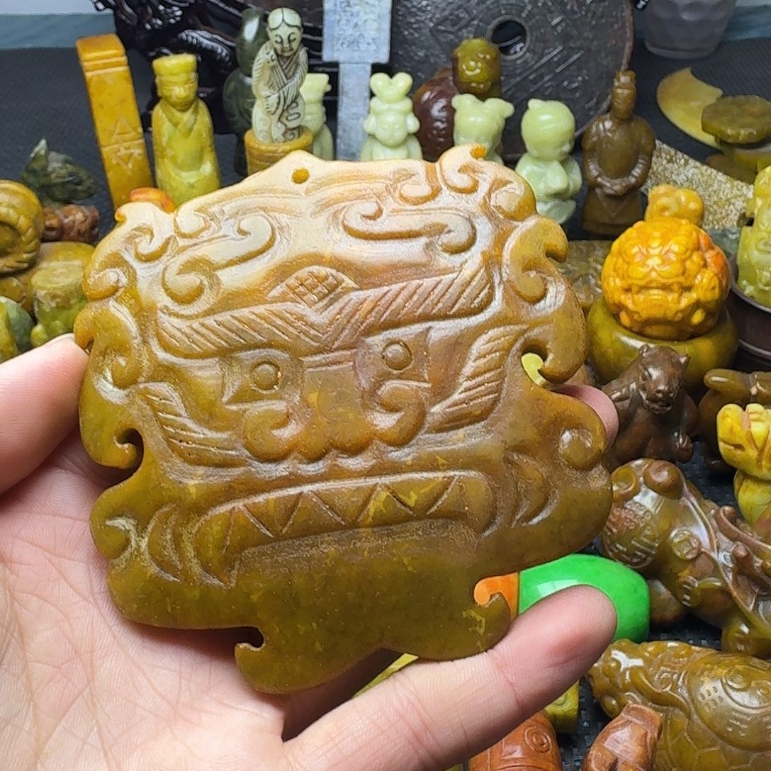 白玉菩提吊坠。。。