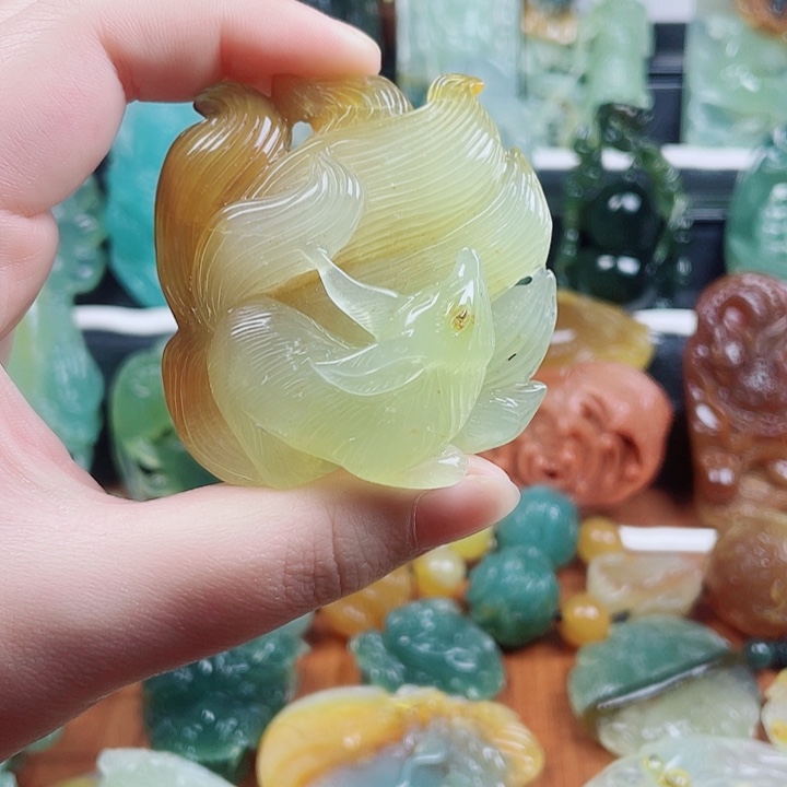 蛇纹石玉未镶嵌挂件