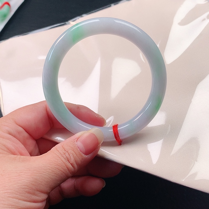 翡翠手镯未镶嵌翡翠099