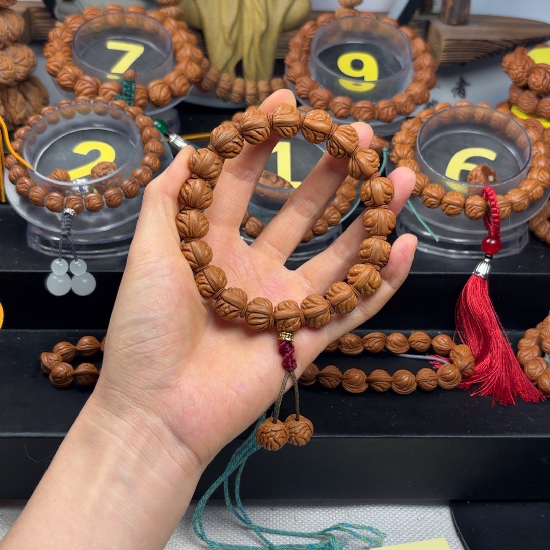 桃核吊坠1.5尺寸野生红莲