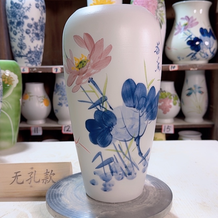 陶大萝卜青花荷花陶瓷