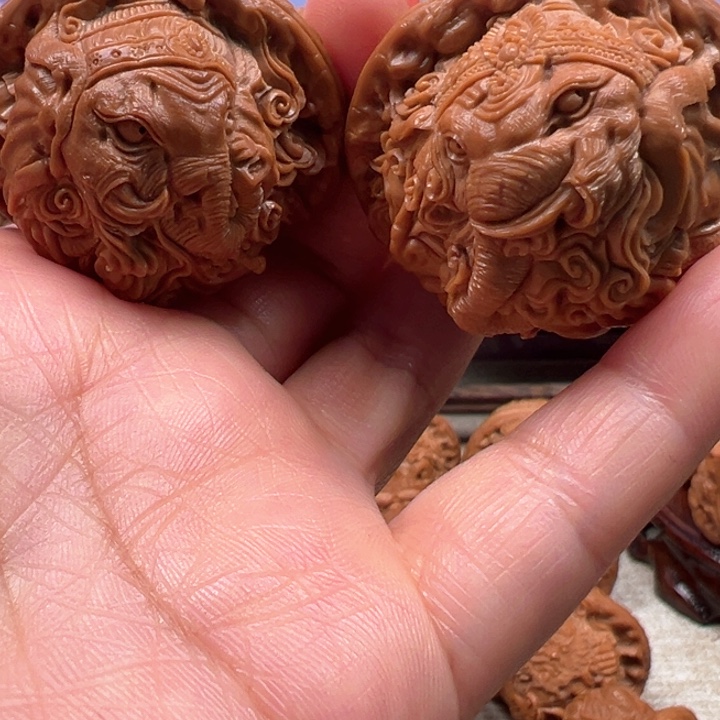 明***核桃把件白狮子象神