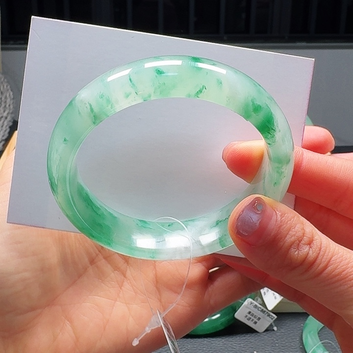 石英质玉手镯未镶嵌54-55