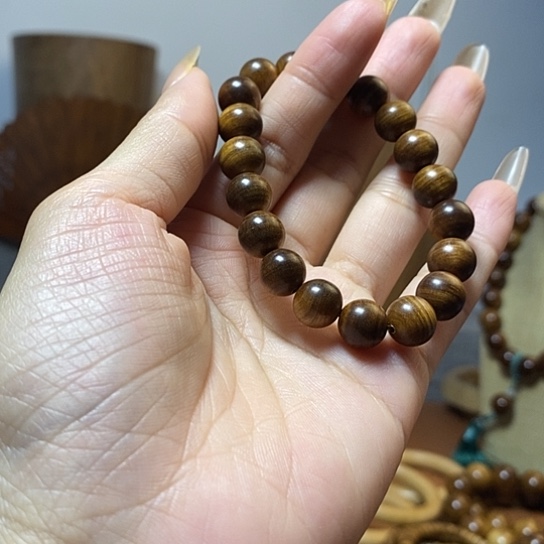 老山檀香黑肉沉水1.0手串