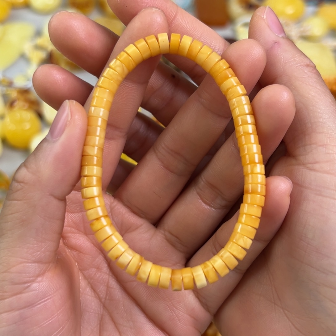 蜜蜡裸石未镶嵌蜜蜡