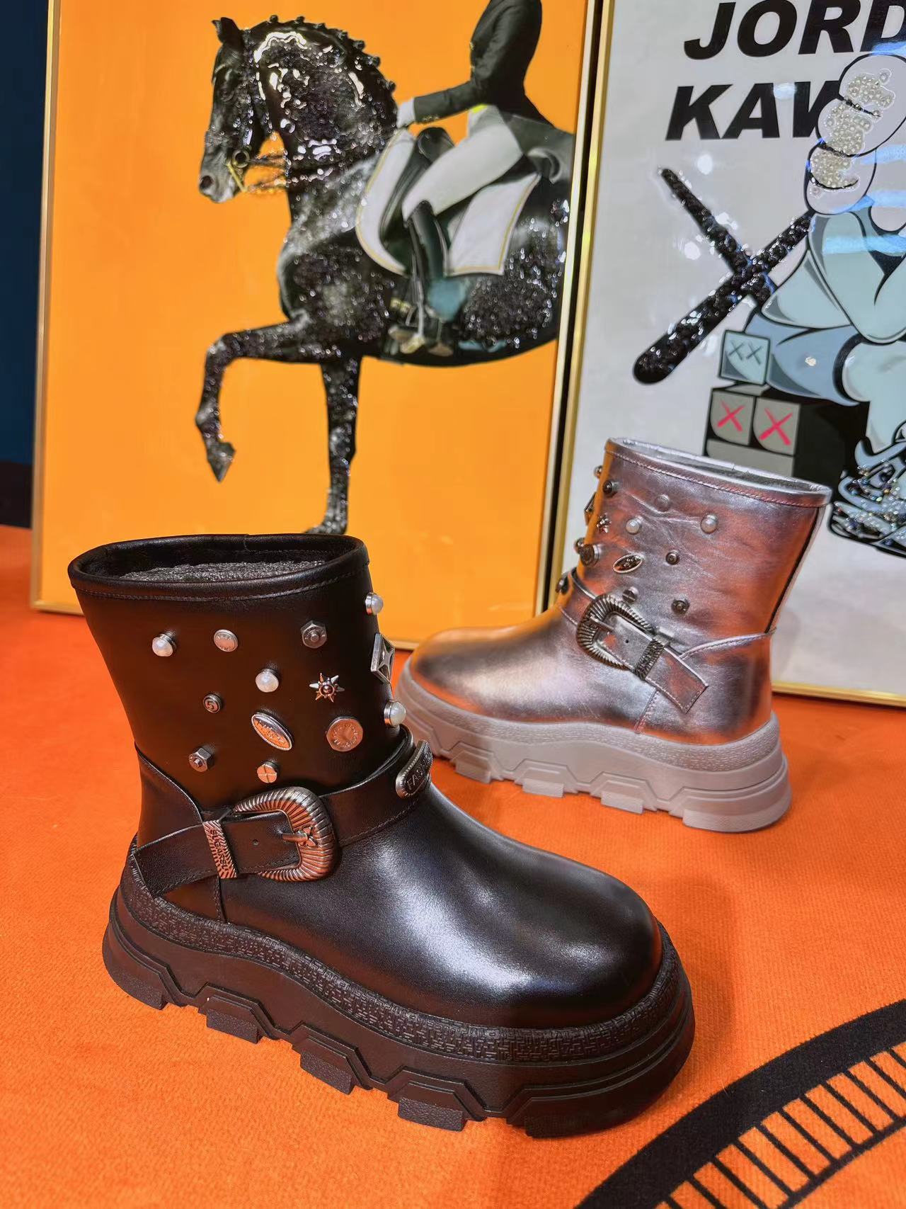 时尚厚底百搭女靴