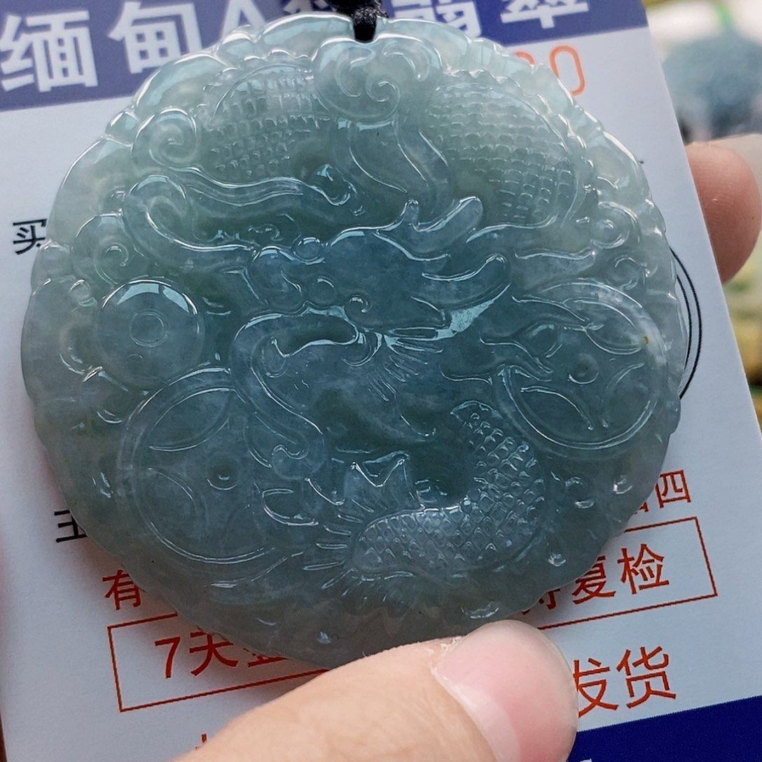 吊坠(不含链)未镶嵌翡翠