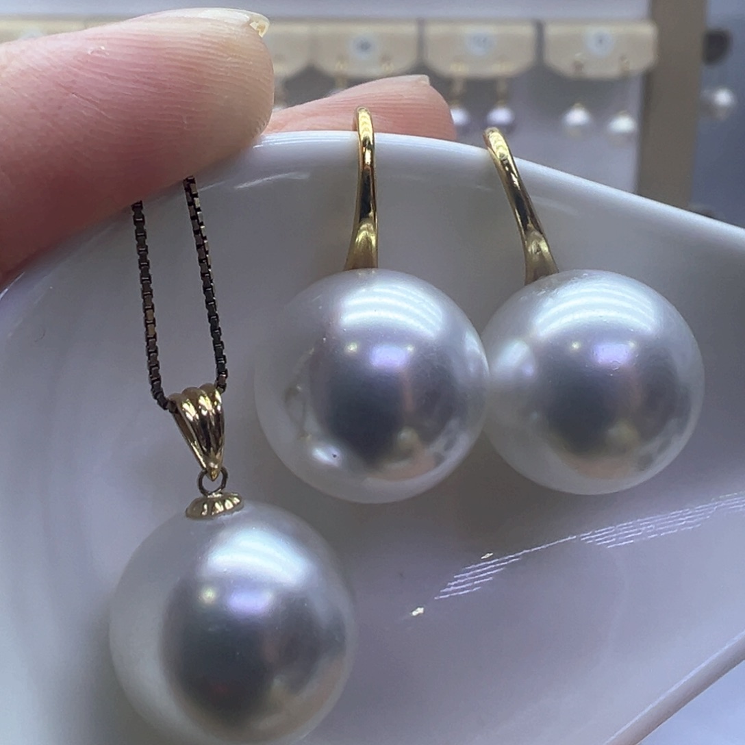 淡水珍珠18K金镶嵌吊坠(赠链)