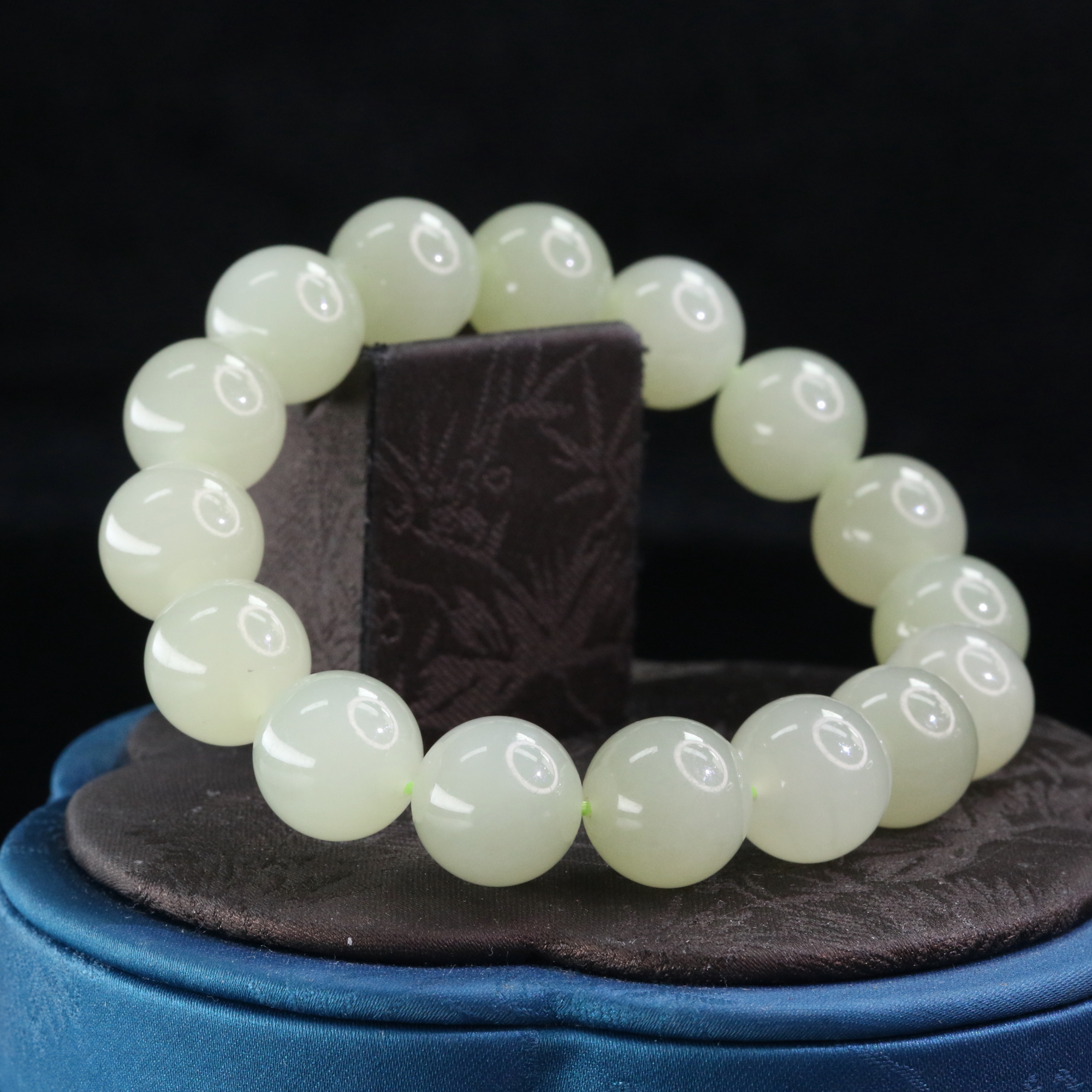 4和田玉湖水绿手串/100494上海嘉禾拍卖