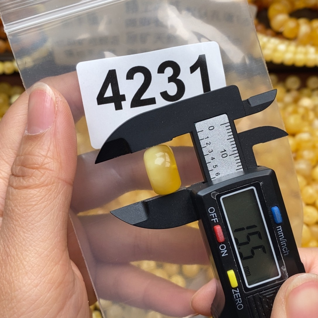 蜜蜡珠宝奇石未镶嵌