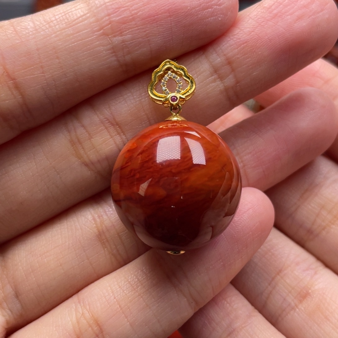 南红玛瑙18K金镶嵌珠宝奇石单珠吊坠21.9mm