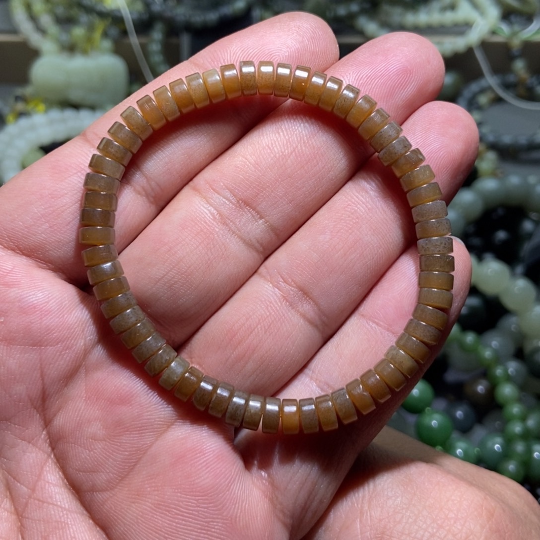 和田玉（糖玉）未镶嵌手链