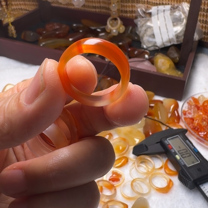 阿***漓玛瑙/玉髓未镶嵌颈饰001