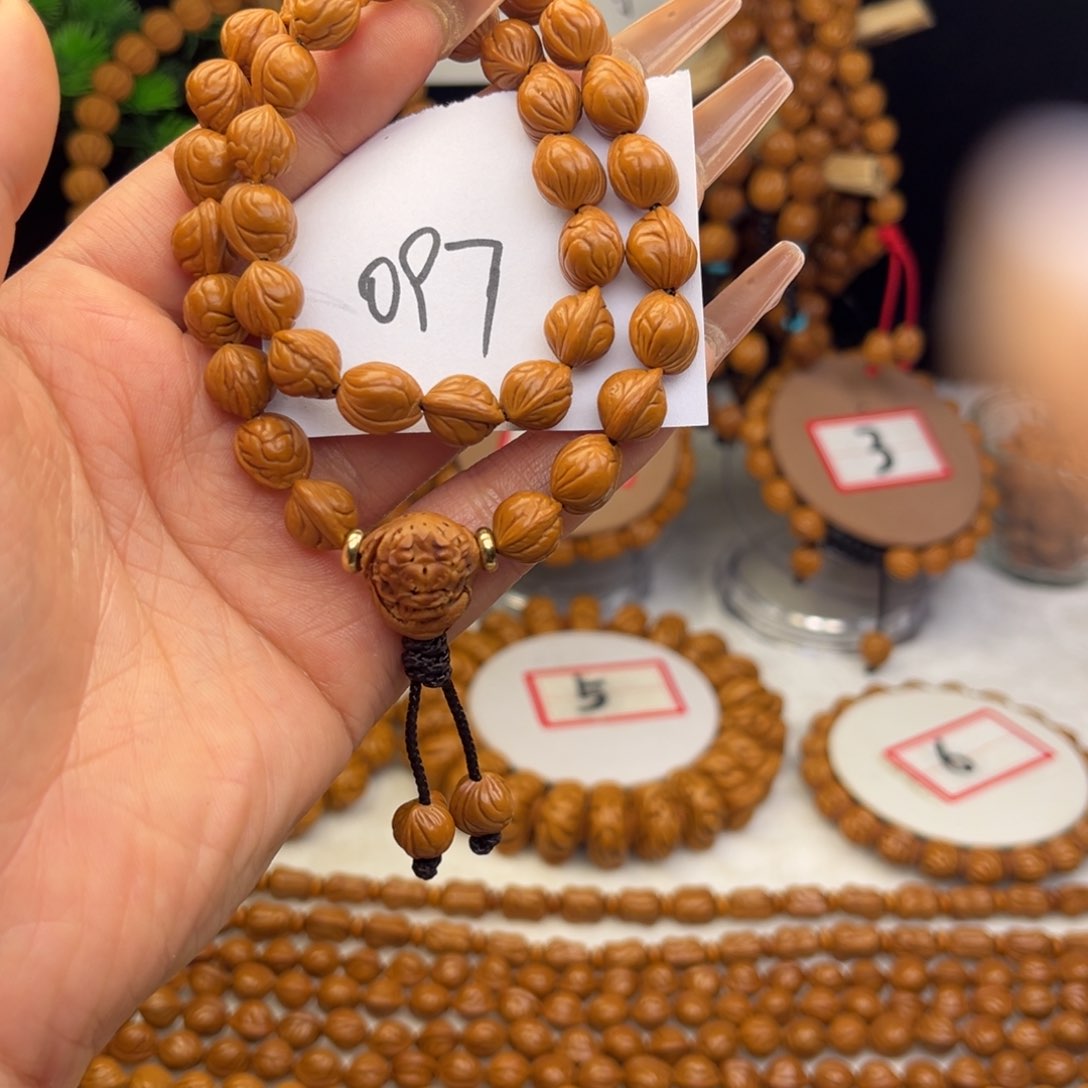 吊坠桃核用****1龙纹桃核小龙纹手持