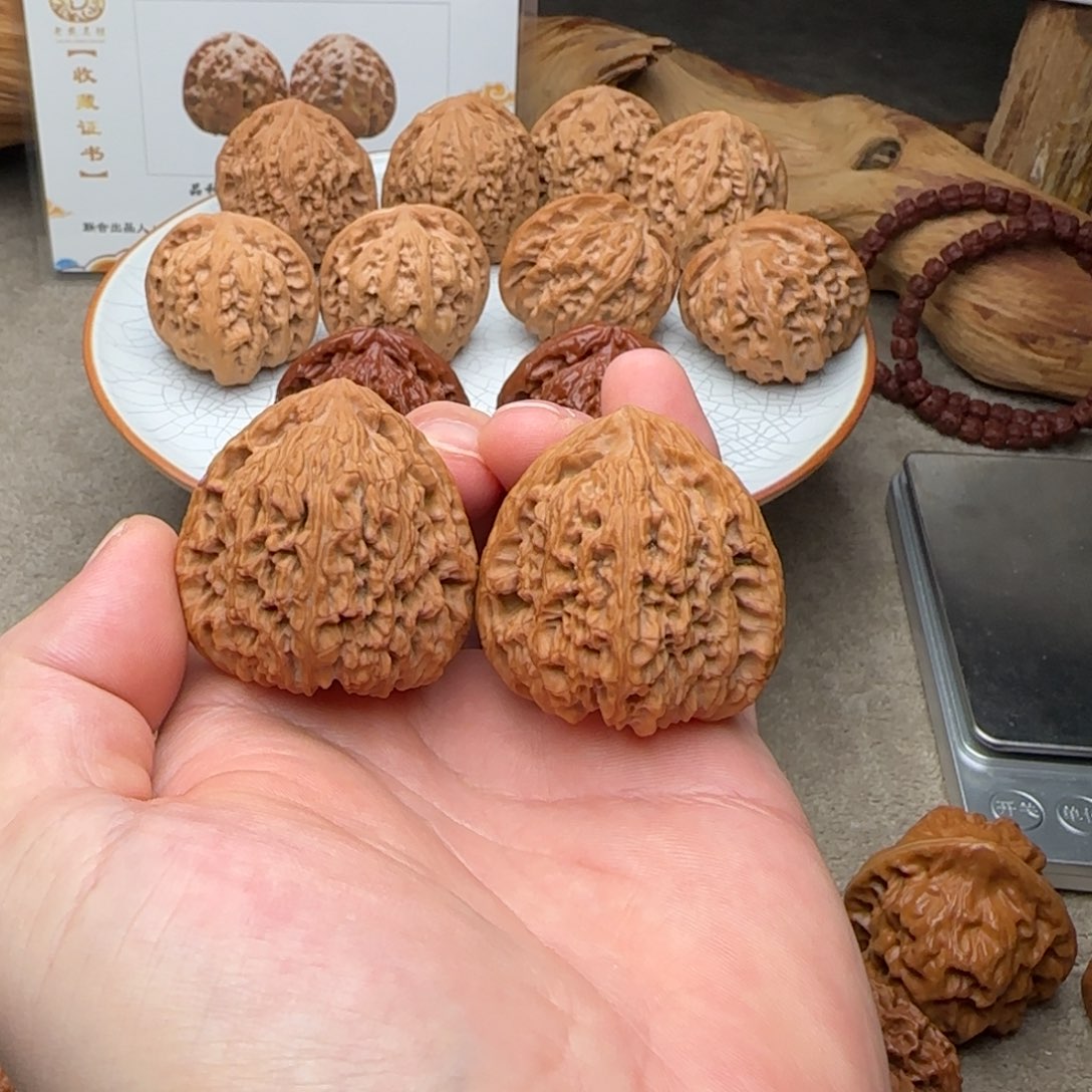 文玩核桃吊坠40全品三角疆