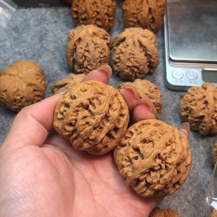 桃核把件✔*✘44粗筋。       