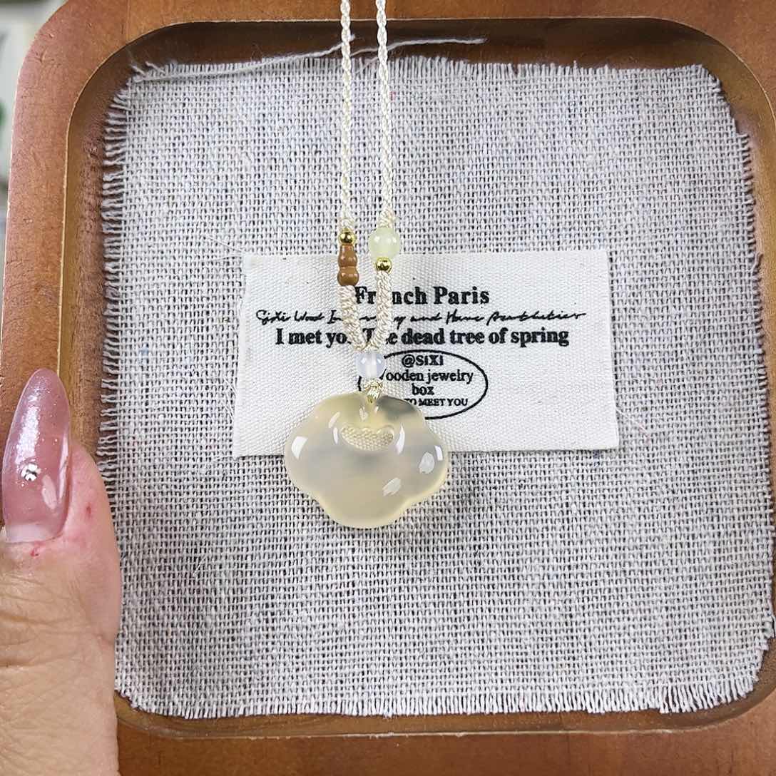 鹿***鹿玛瑙/玉髓未镶嵌吊坠(赠链)