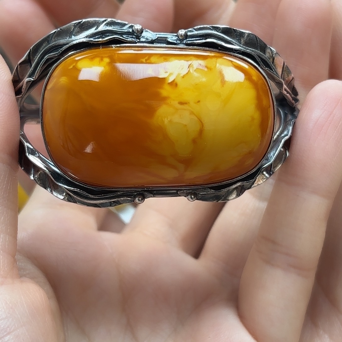 琥珀裸石未镶嵌23手镯