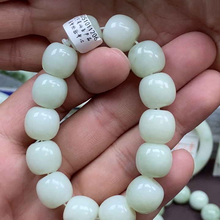 蛇纹石玉未镶嵌手链