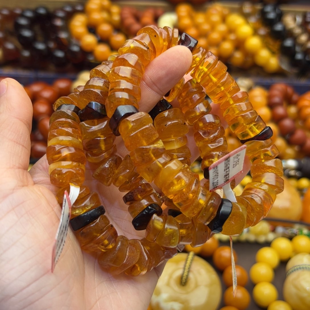 琥珀珠宝奇石未镶嵌多样性发其一