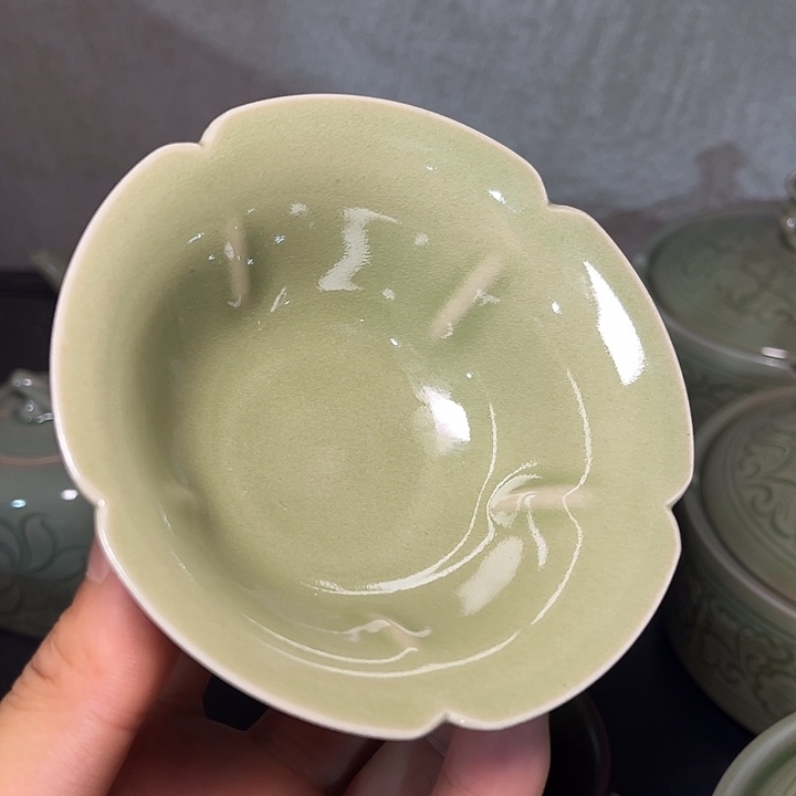 微瑕唐宋素面折楞杯