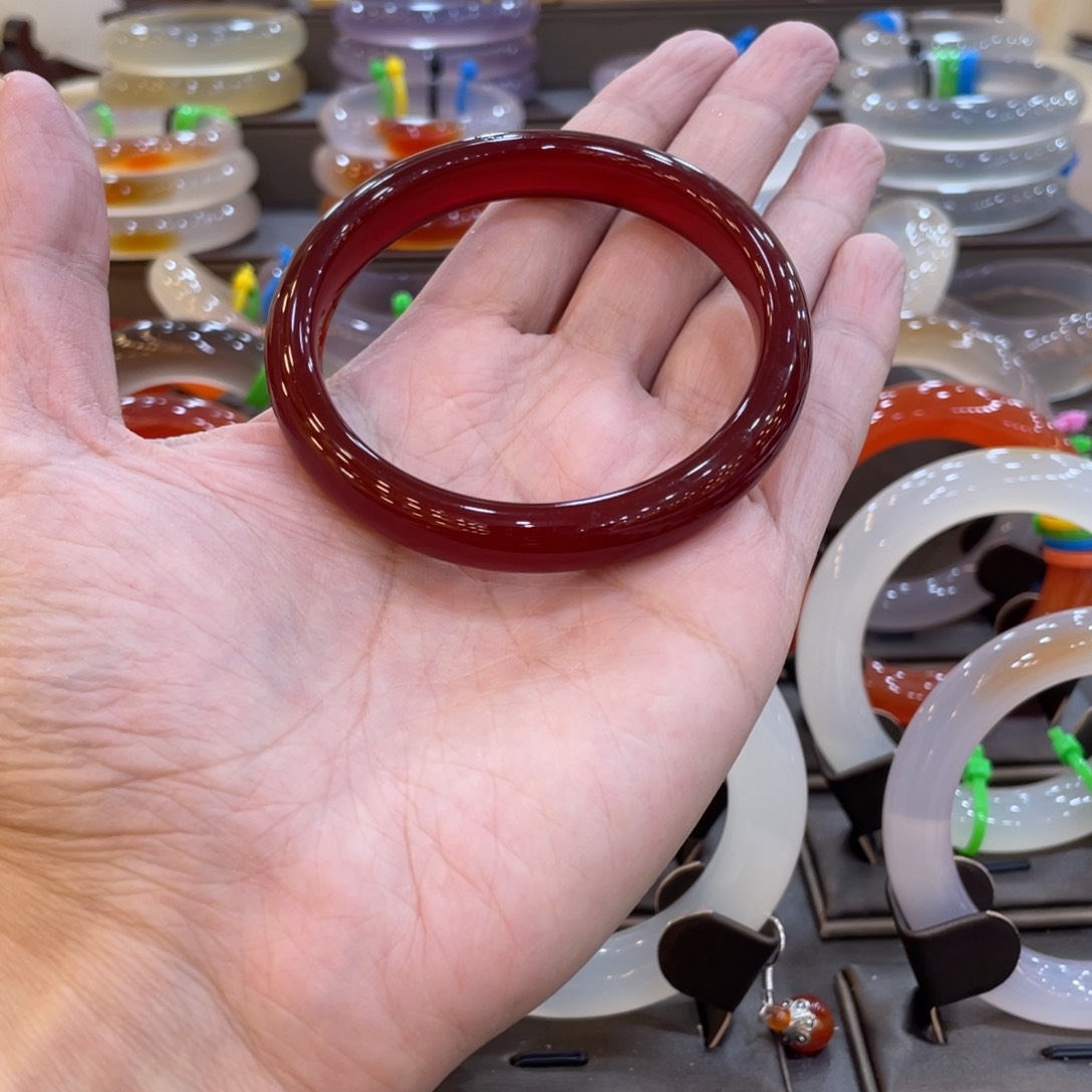 玛瑙/玉髓手镯未镶嵌