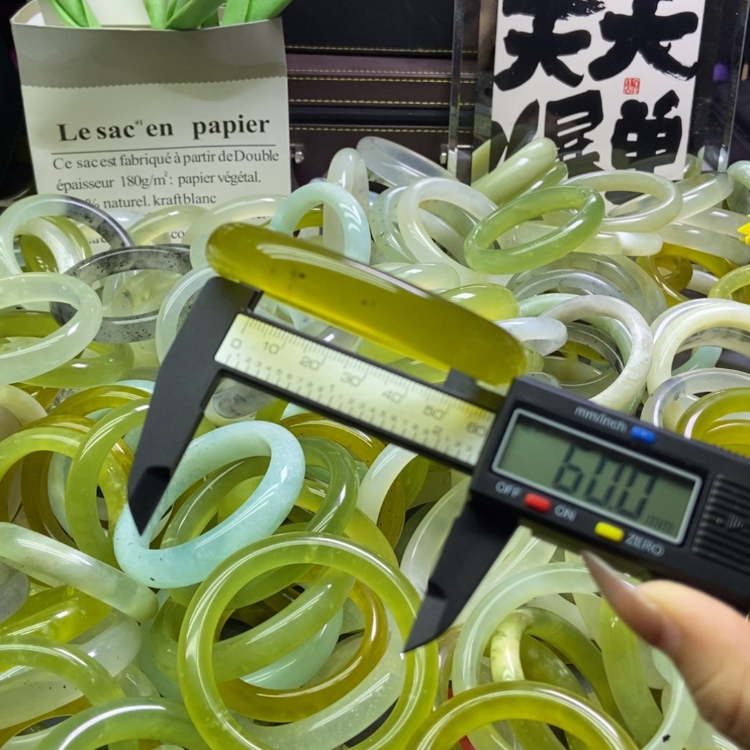 未镶嵌蛇纹石玉手镯12