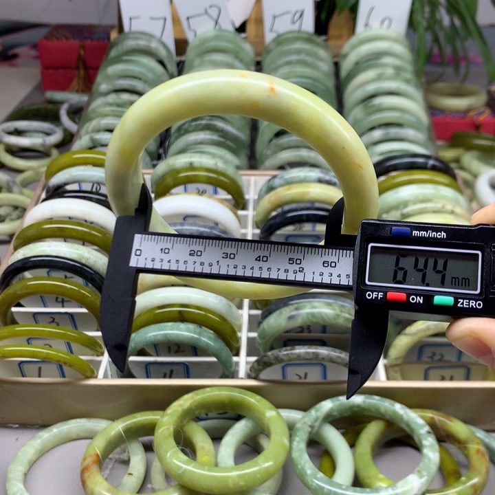 未镶嵌蛇纹石玉手镯30