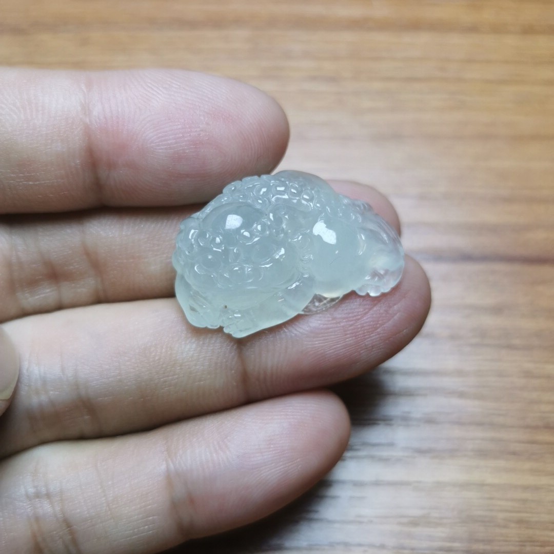 缅甸天然a货翡翠冰种貔貅挂件