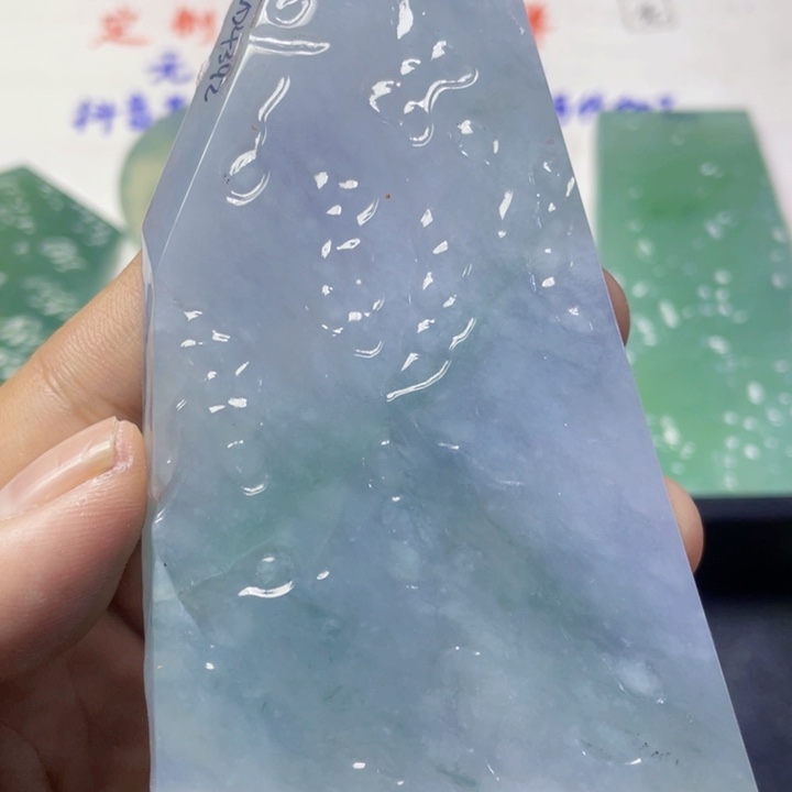 定制翡翠未镶嵌毛货需精细抛光定制