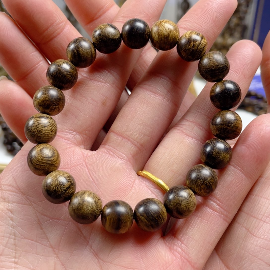 沉香手串流***…越南芽庄老白棋玉化老料满瘤疤虎斑纹1.0