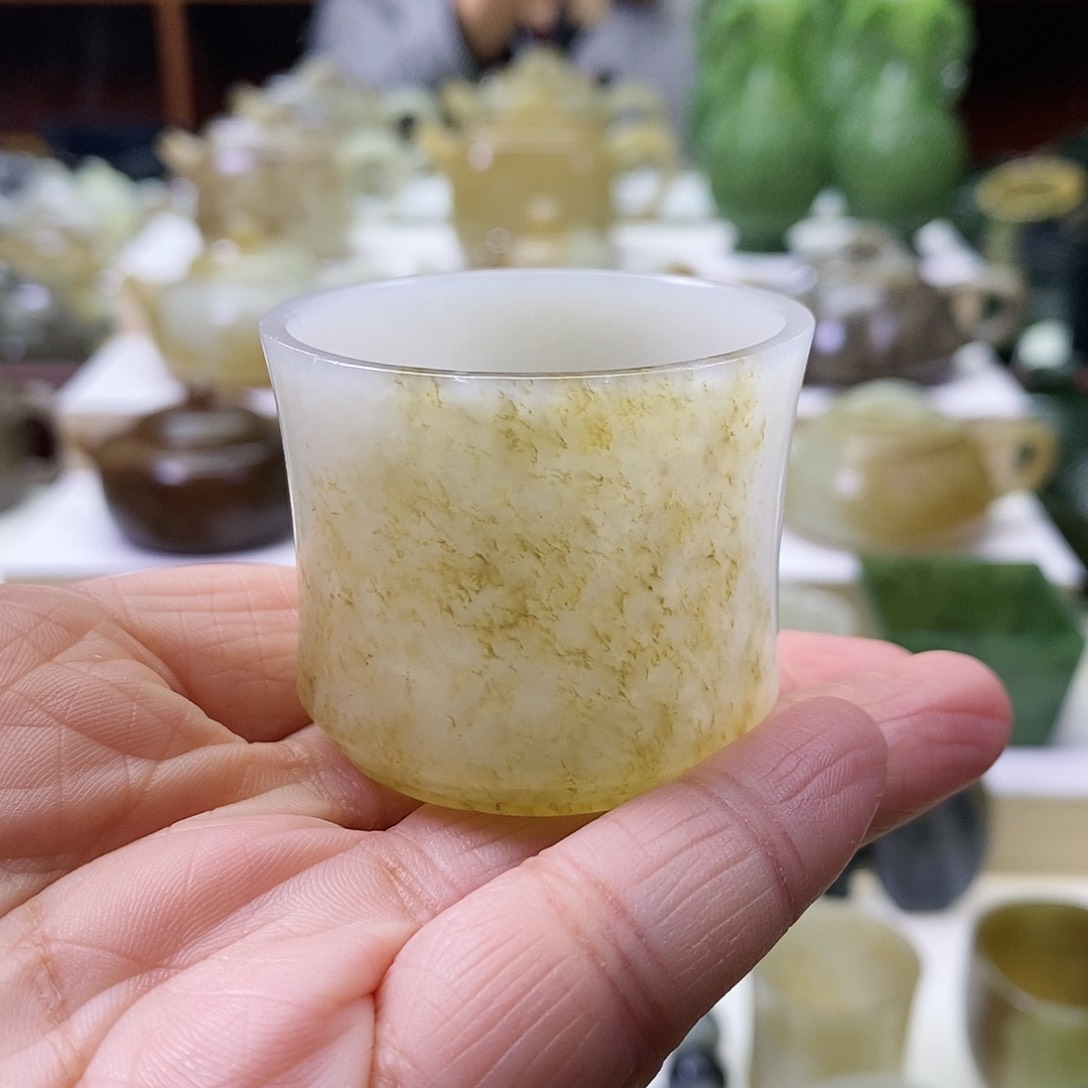 和田玉茶杯未镶嵌狼*