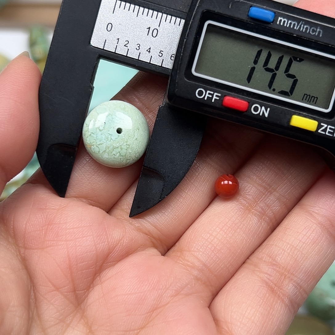 南红玛瑙未镶嵌珠宝奇石