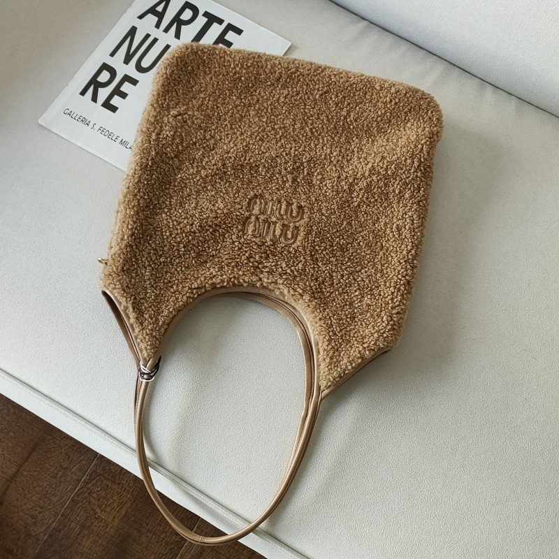 95新 MIU MIU/缪缪 MIUMIU 奶茶色羊羔毛ivy托特单肩包 52634