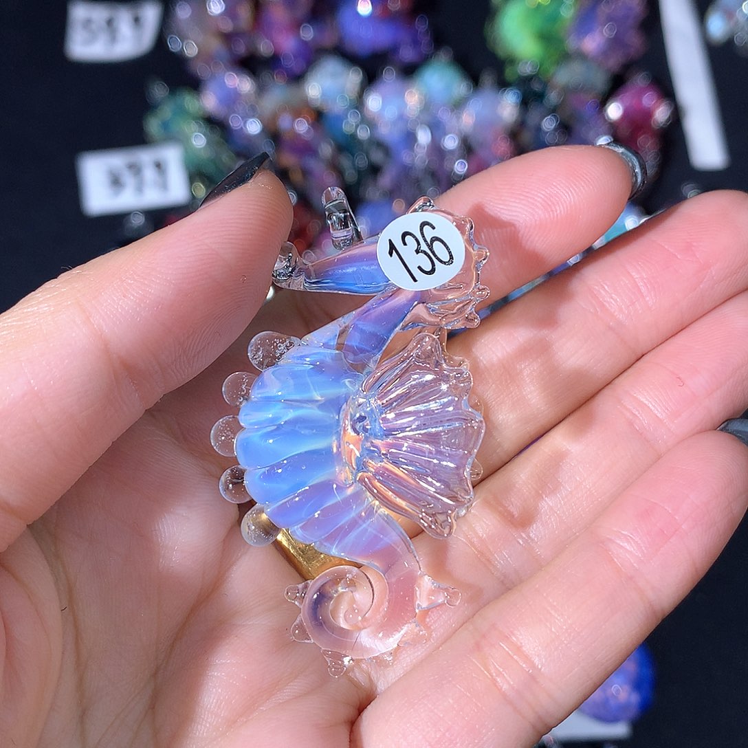 有机玻璃瓯****班136海马项链