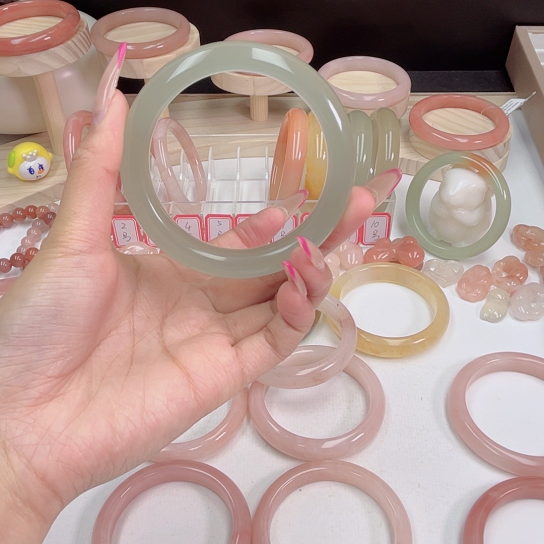 未镶嵌手镯石英质玉暖*哒