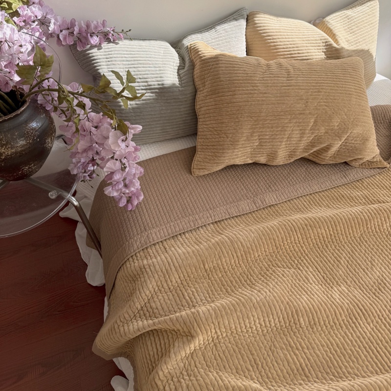 韩式秋冬两用棉绒款绗缝砂洗工艺直条简约床盖枕套，不可局部搓洗）