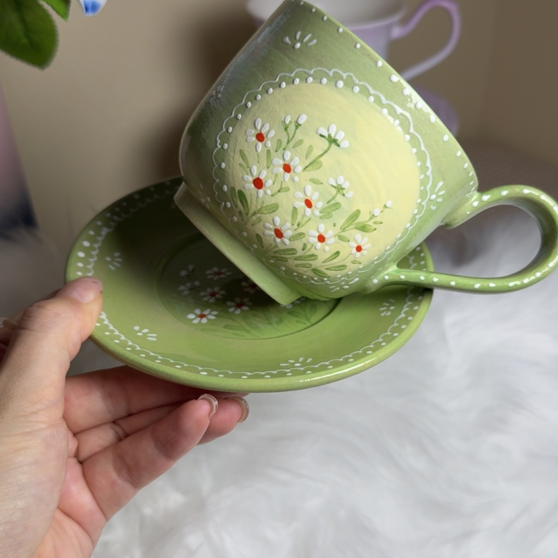 摆件陶瓷绿色雏菊杯