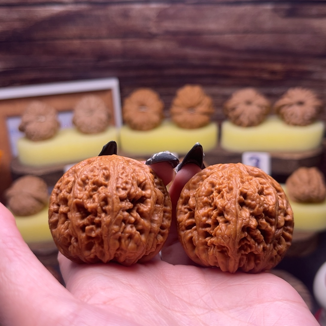 小***刘桃核吊坠大粗筋闪53