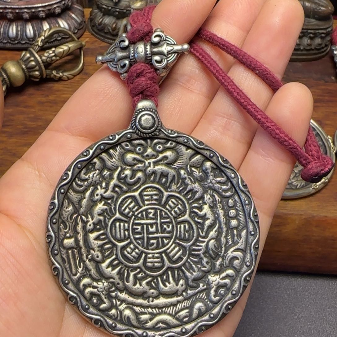 知***海泥塑……藏传牌。藏传牌子